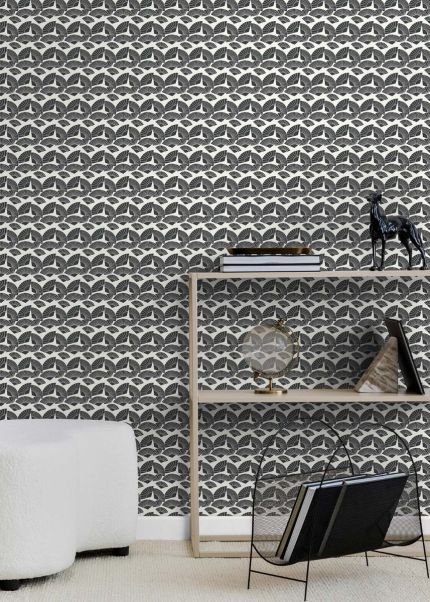 Léana Black White d1 