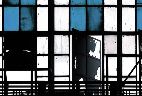 Berthilde Black Blue  - hover